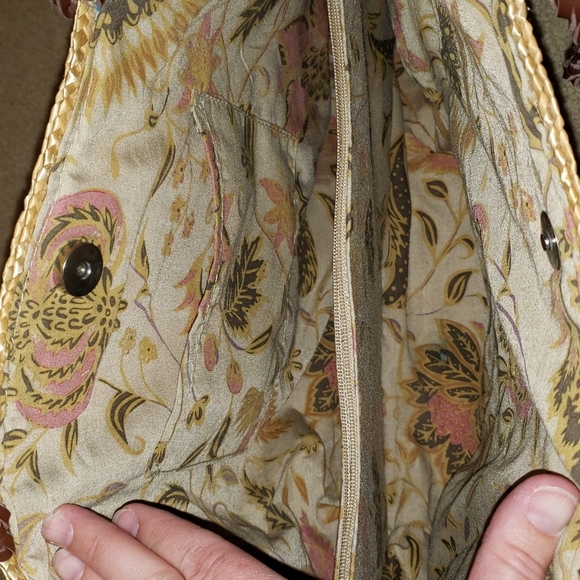 Straw Bag with Leather Braided Shoulder Straps - Picture 4 of 4